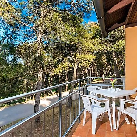 Holiday park Kanegra Plava Laguna 2*