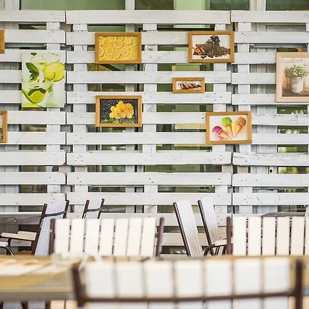 Kanegra Plava Laguna Üdülőpark 2*