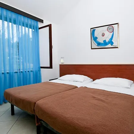 Kanegra Plava Laguna منتزه العطل