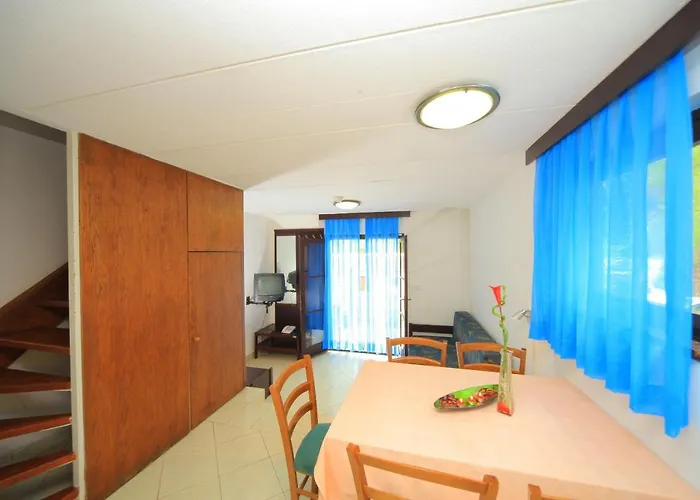 פארק נופש Kanegra Plava Laguna 2*