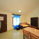 Kanegra Plava Laguna Park za odmor 2*