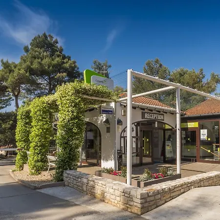 Kanegra Plava Laguna Tatil parkı