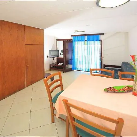 Kanegra Plava Laguna Tatil parkı Valizza