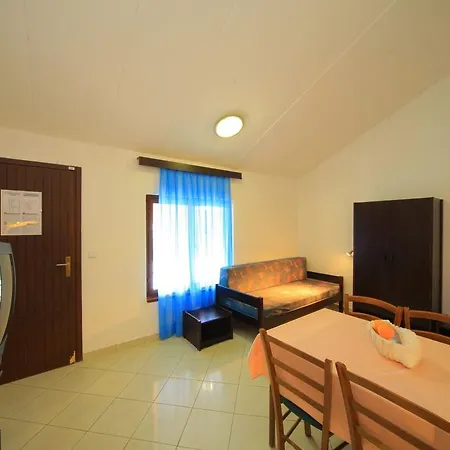 Kanegra Plava Laguna Tatil parkı 2*